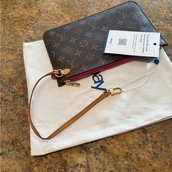 Louis Vuitton Neverfull Pouch clutch wristlet Pivoine Pink Interior - Picture 5 of 9